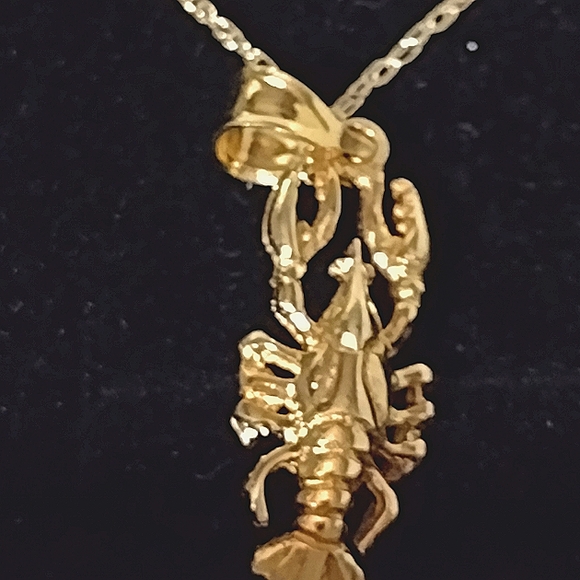 14KT 🦞 Lobster Lover .98gms. Gold Chain Upon Request for an additional fee. - Picture 3 of 6